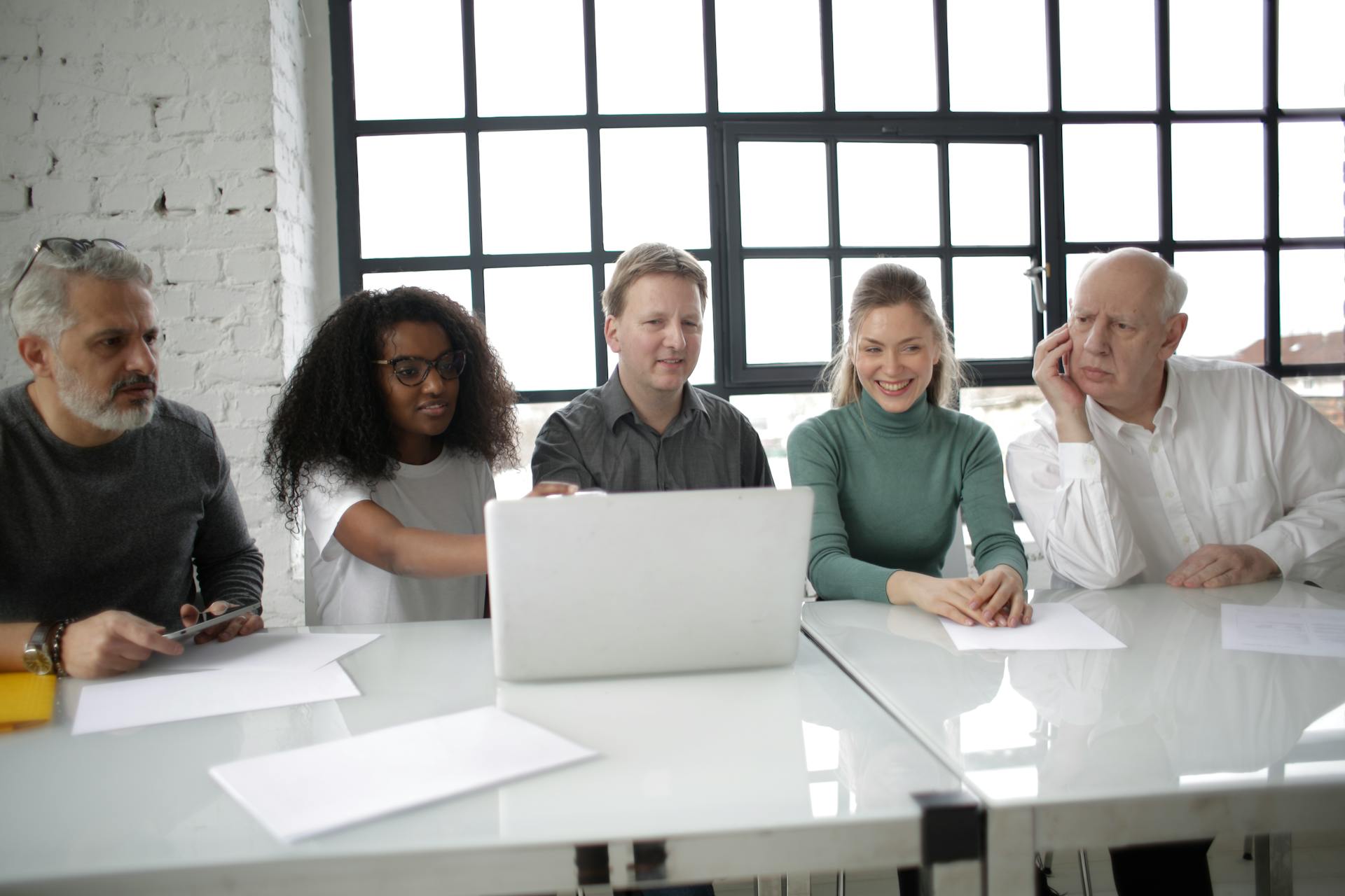 4 approaches to prepare for the challenges of a multigenerational workforce