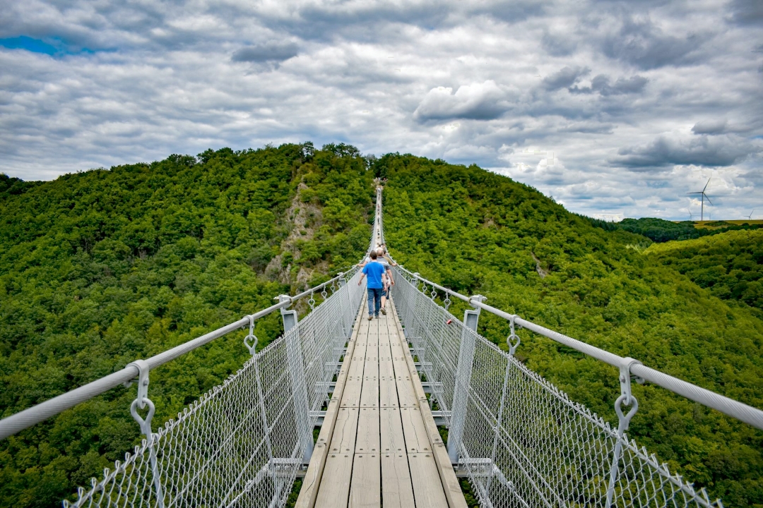 Is this the one secret to a successful hybrid team?